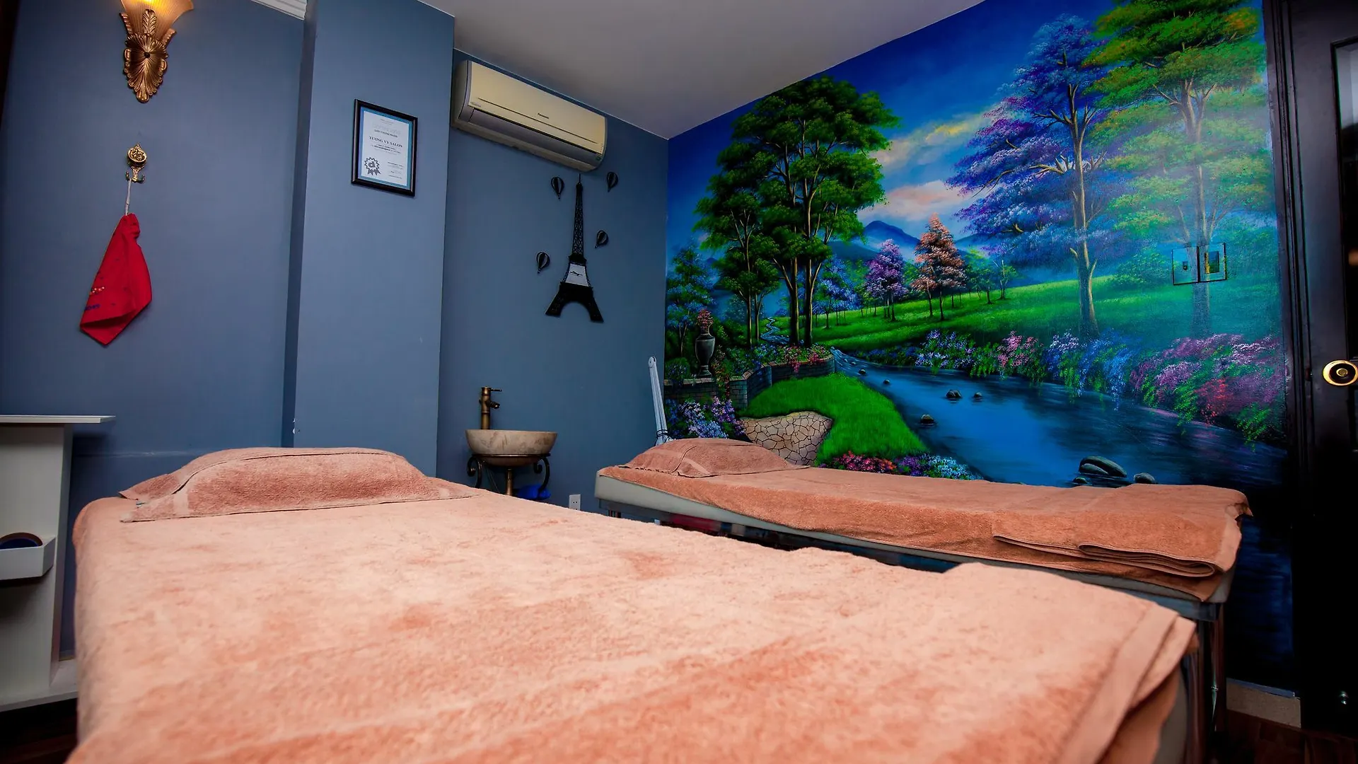 **  Tuong Vy Hotel Ho Chi Minh City Vietnam